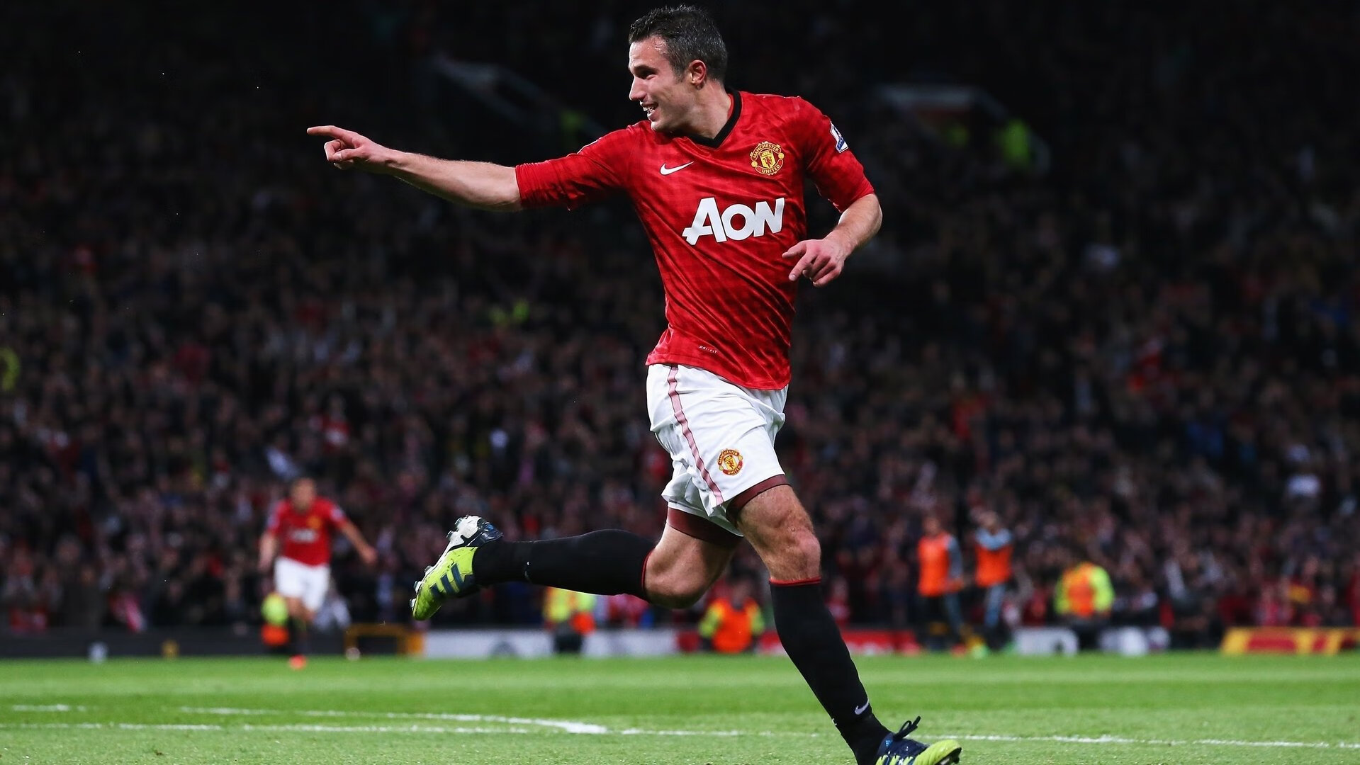 篮网举行社区公益日，球员参与街头篮球教学，nba篮网社区