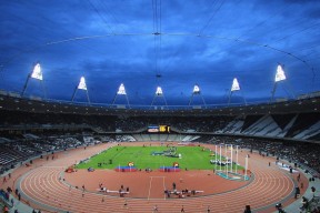 雄鹿大胜战胜猛龙，继续排名东部第一，雄鹿获抢七大战首胜