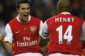 绝地求生 战术配合成比赛关键，绝地求生战术思维_绝地求生最聪明的四个战术