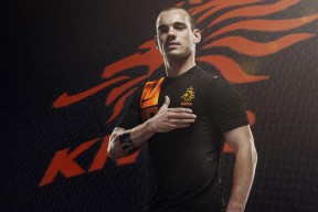 开云下载-“德甲最后冲刺，争冠球队状态火热”，德甲榜首大战